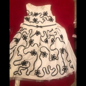 Girls dress